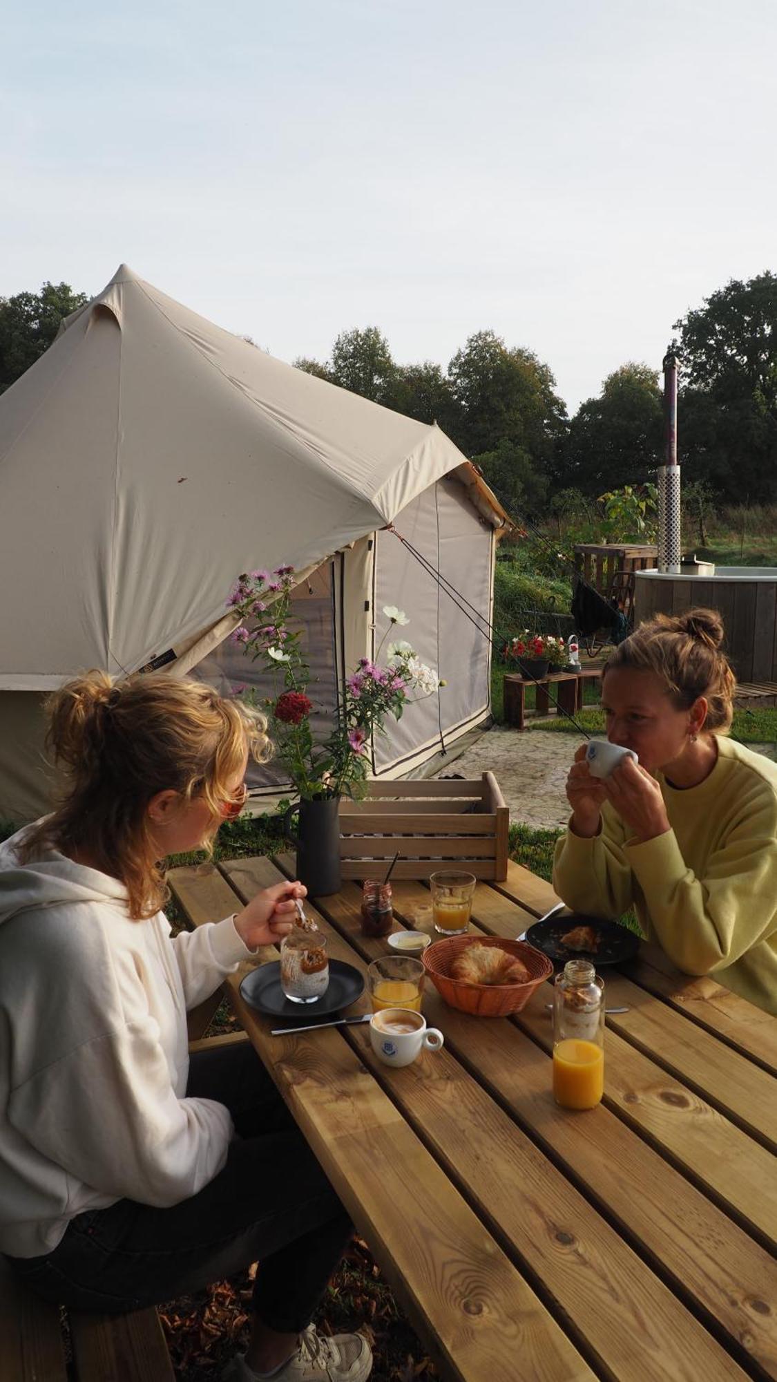 Bell Tent In Een Voedselbos Nederweert-Eind Buitenkant foto